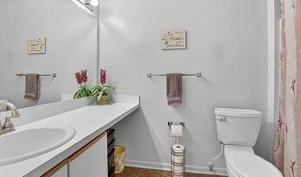 1673 Weatherstone Dr, Ann Arbor, MI 48108