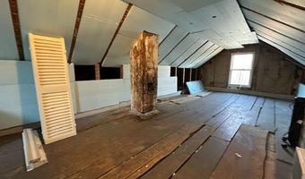 68 Park St, Belfast, ME 04915