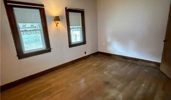 438 Black St, Akron, OH 44306