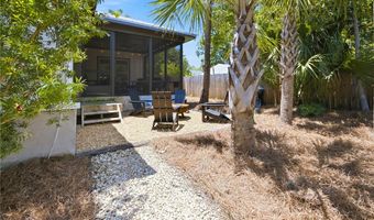 165 10th St, Apalachicola, FL 32320