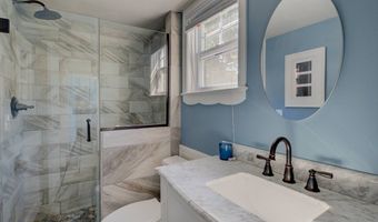 33 Spruce Ln, Bristol, RI 02809