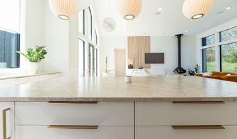 5044 Hickory Pointe Woods SE, Ada, MI 49301