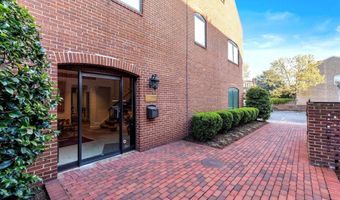 423 N LEE St, Alexandria, VA 22314