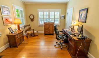 461 Circle Dr, Abingdon, VA 24210