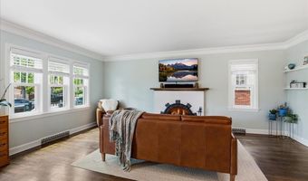 212 W 4TH Ave, Cheyenne, WY 82001