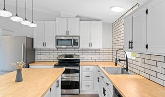 256 Caston Cir, Boiling Springs, SC 29316