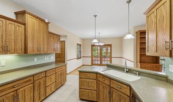 904 Cottage St, Adel, IA 50003