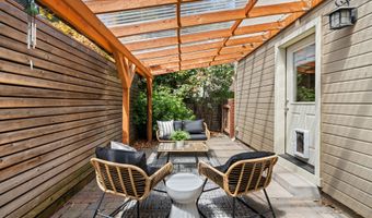 276 Palm Ave, Ashland, OR 97520
