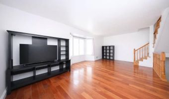 246 Jamie Ln, Staten Island, NY 10312