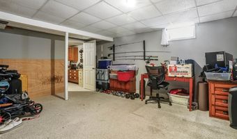 9 Mosher Dr, Brookline, NH 03033
