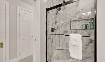 5606 WILSON Ln, Bethesda, MD 20814