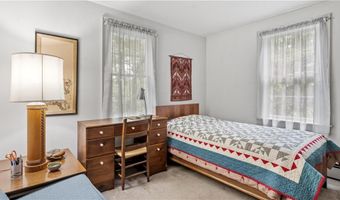 12 Lampercock Ln, Lincoln, RI 02865