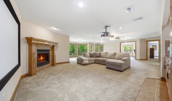 1210 E Rolling Hills Dr, Augusta, KS 67010