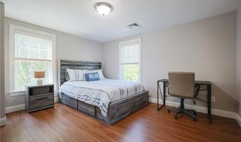 48 Garfield Ave, Bristol, RI 02809