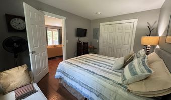 56 Cemetery Rd, Arlington, VT 05250