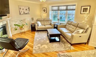 20 Robert Ave, Warwick, RI 02818