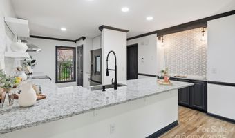 8 Indian Ridge Rd, Asheville, NC 28803