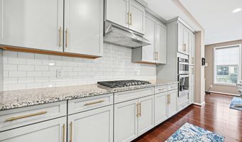 2733 S Spurway Dr, Ann Arbor, MI 48105