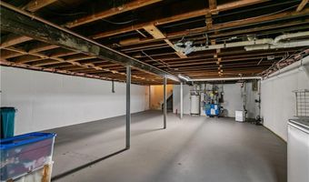 12 Terrace Dr, Bristol, RI 02809