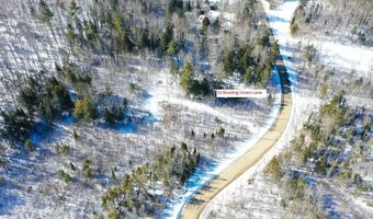 10 Bowling Green Ln, Belfast, ME 04915