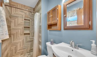 721 Cable Ave, Beachwood, NJ 08722