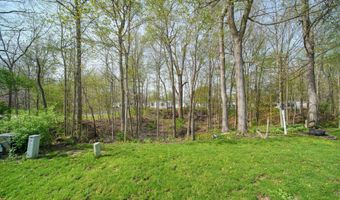 953 Savannah River Dr, Adrian, MI 49221