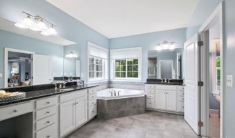 7 HEARTWOOD Ter, Rockville, MD 20855