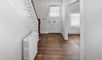 4 Atlantic St, Newport, RI 02840