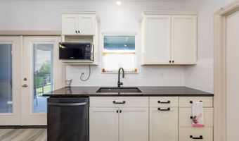 6733 E Central Park Ave, Bel Aire, KS 67226