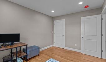 92 Dewolf Ave, Bristol, RI 02809