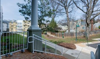 4061 FOUR MILE RUN Dr 202, Arlington, VA 22204