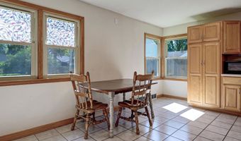 2112 N SUPERIOR St, Appleton, WI 54911
