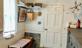 53 Congress St, Belfast, ME 04915