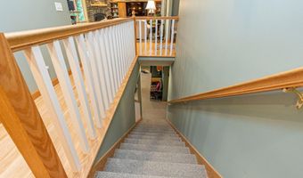 1728 Golden Dr SW, Alexandria, MN 56308