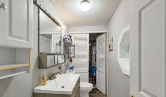 18 W Huntress Pond Rd, Barnstead, NH 03225