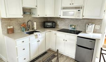 47 Treasure Rd, Narragansett, RI 02882