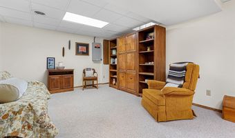 1334 W CLOVERDALE Dr, Appleton, WI 54914
