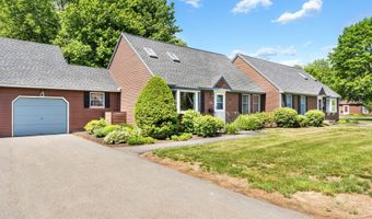 13 Cortland Cir, Bangor, ME 04401