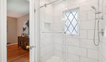 2647 S KENT St, Arlington, VA 22202