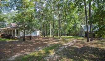151 Mockingbird Ln, Atmore, AL 36502