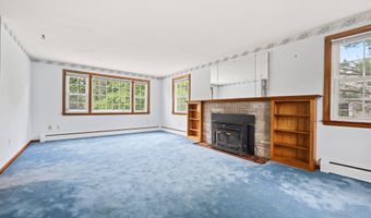 32 Loveland Ln, Bristol, CT 06010
