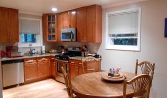 5100 10TH St N, Arlington, VA 22205