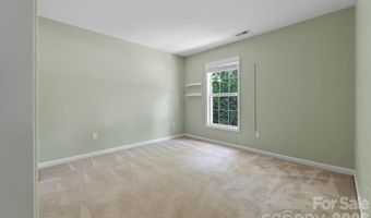 1 Pickwick Rd, Asheville, NC 28803