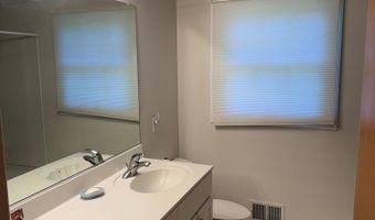 3925 Waldenwood Dr, Ann Arbor, MI 48105