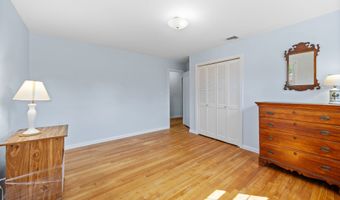 622 Wiese Rd, Cheshire, CT 06410