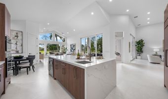 100 Glenbrook Ct, Atlantis, FL 33462