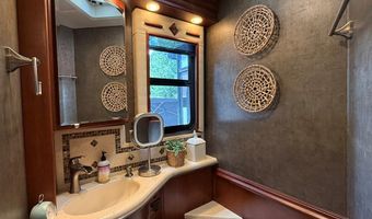2 Q St, Cascade, ID 83611