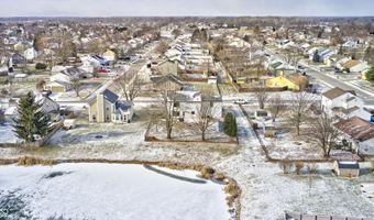 555 Hyannis Dr, Avon, IN 46123