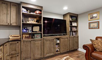 7243 Old Harbor Ave, Anchorage, AK 99504