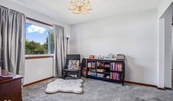 243 Plainview Dr, Avon, IN 46123